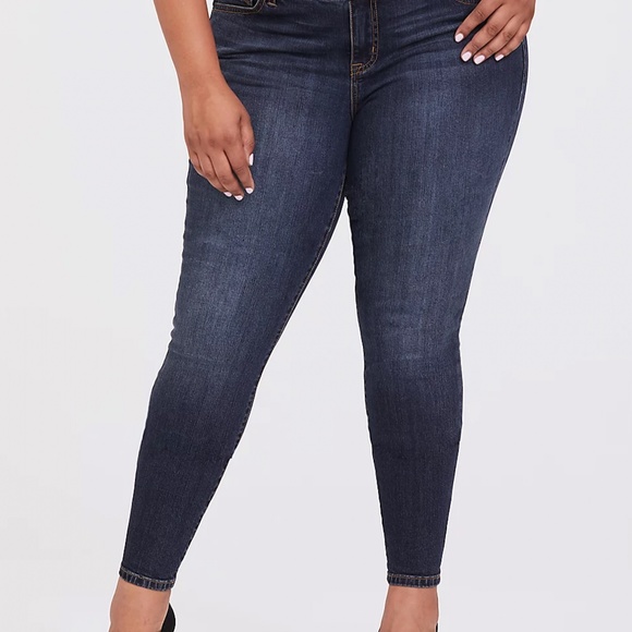 EUC Torrid Mid Rise Skinny Jean Vintage Stretch Dark Wash Maui Size 26S 26 Short - Picture 2 of 9